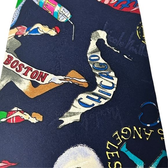 Nicole Miller Novelty NeckTie Marathon Theme NY Boston LA Chicago Hand Sewn RARE - Picture 7 of 15